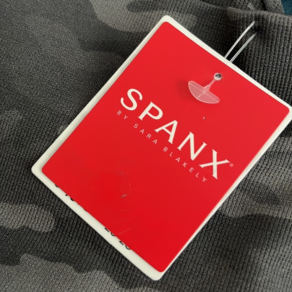 SPANX | Camo design Leggins - Picture 6 of 6
